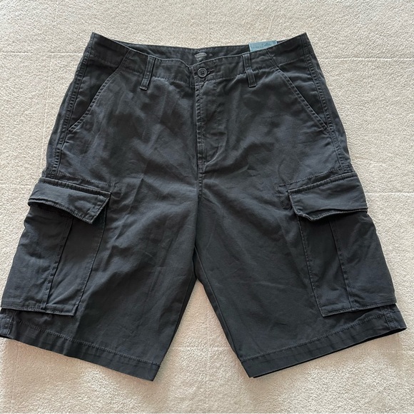 NEW NWT Old Navy Gray Straight Cargo Shorts 11” inseam 34 - Picture 1 of 16